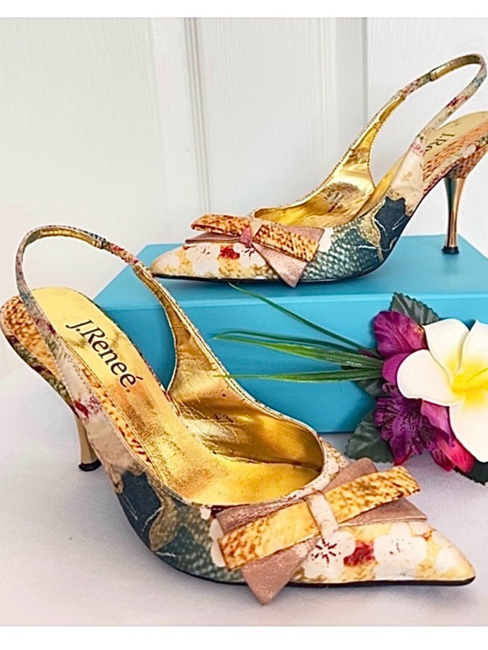 J. RENEE ~ Multicolor Point Toe Slingbacks w/Gold 4” Heels size 7